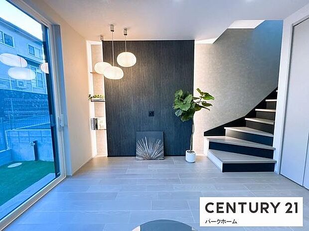 【リビング】リビングイン階段で家族とのコミュニケーションが自然と生まれます。