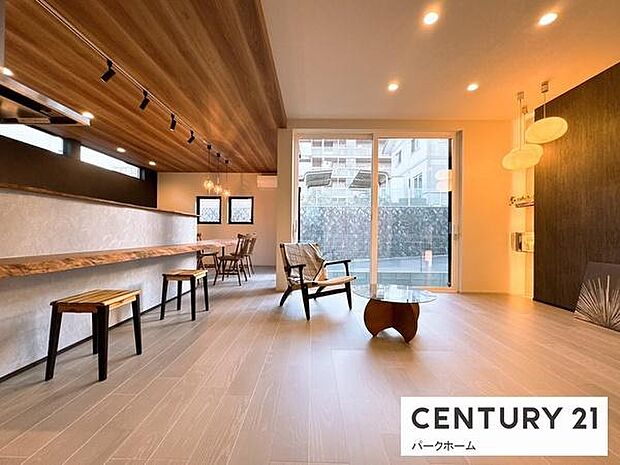 心地よい光と風が入るリビングです。