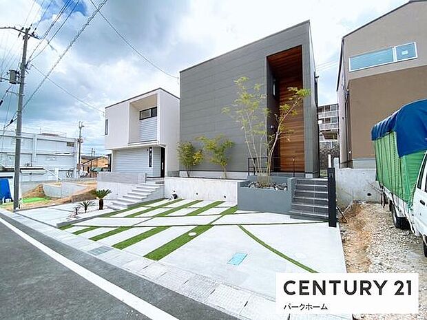 シンプルモダン派に響くミニマルデザイン。永く愛せる住まいです。