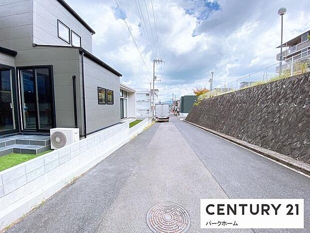 周囲は戸建中心の落ち着いた住環境。騒音が気になりにくい立地。