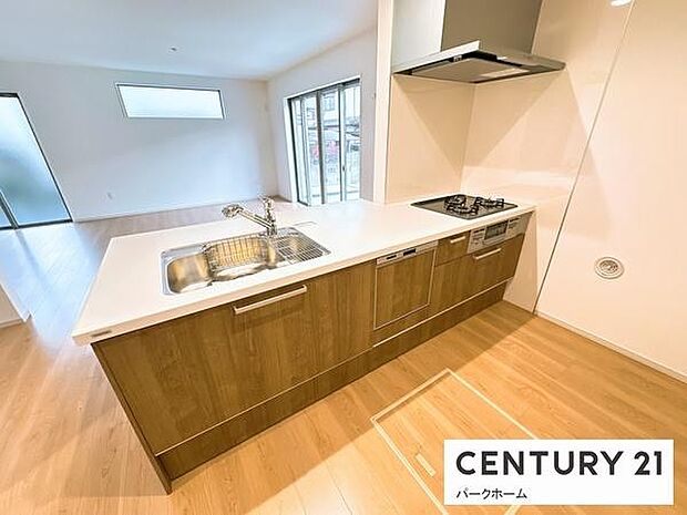 【キッチン】使い勝手と機能性を両立した快適キッチンです！カップボード付きです！