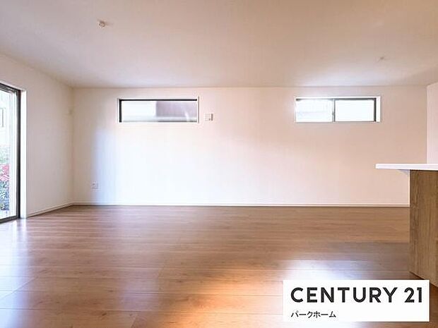 心地よい光と風が入るリビングです。