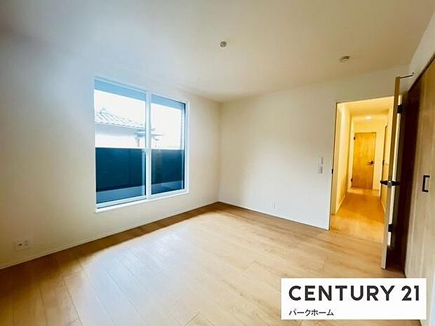 寝室に収納があり便利です。