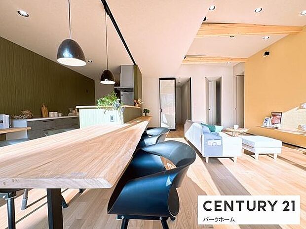 【ダイニング】家族だんらんを楽しめるダイニングルームです！