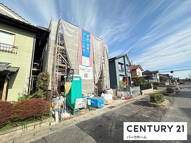 前面道路との高低差が少なく、車の出し入れがしやすい区画です