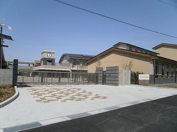 草津市立老上西小学校まで1300m