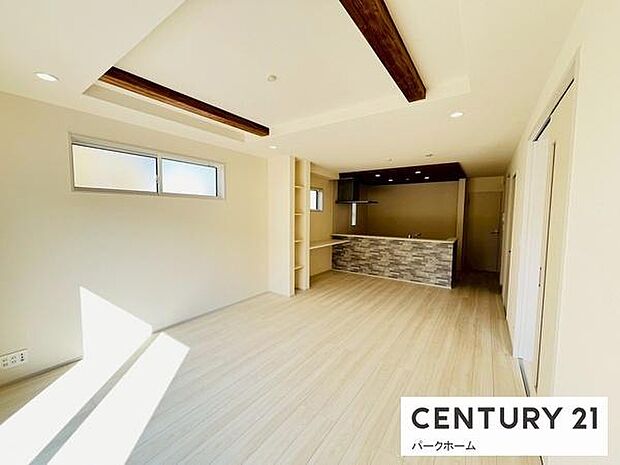 【ダイニング】家族だんらんを楽しめるダイニングルームです!