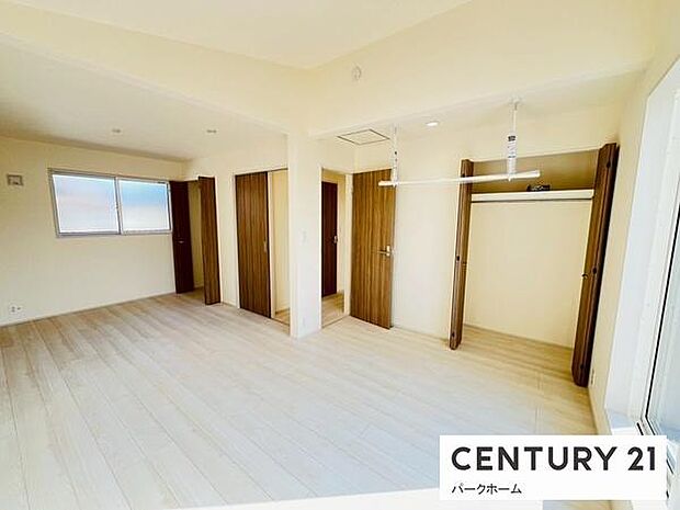 5.25帖・6帖と間仕切り可能です。