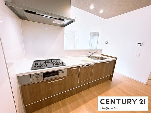 広々としたスペースで快適に料理を楽しめます。忙しい毎日の家事時短にもつながる嬉しい設備です。