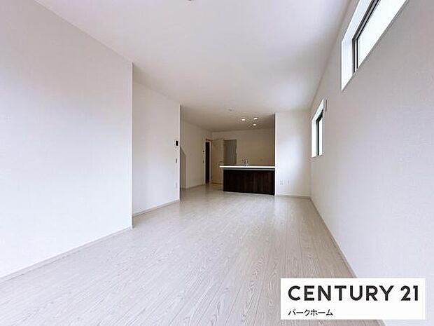 【リビング】ゆったりと寛げてコミュニケーションが広がりやすいレイアウトです！