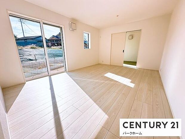 【ダイニング】家族だんらんを楽しめるダイニングルームです！