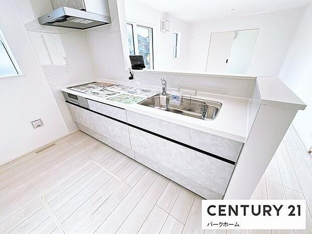 【キッチン】使い勝手と機能性を両立した快適キッチンです。