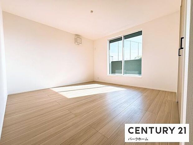 【洋室】各居室に収納完備！