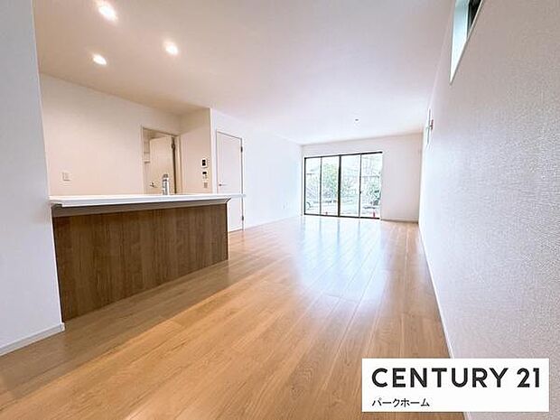 くつろぎと家事を両立する、見渡しの良いLDK