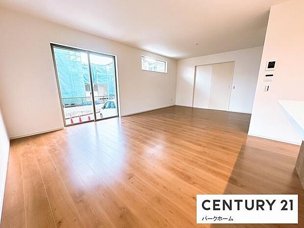 【ダイニング】家族だんらんを楽しめるダイニングルームです！