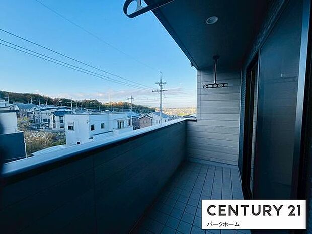 開放感あるワイドバルコニー。洗濯物がしっかり干せます