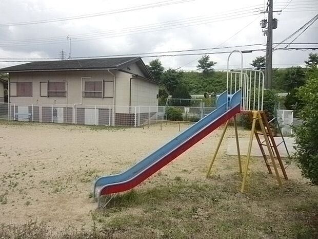 大路砂田児童公園まで799m