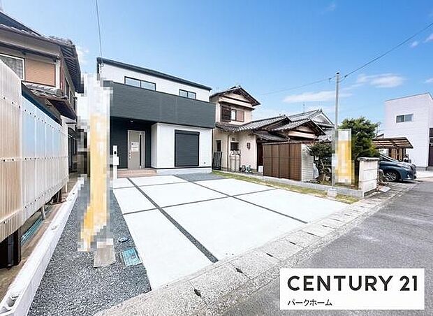 閑静な住宅街に誕生する新築物件です。前面道路は車のすれ違いもしやすい幅員を確保しており、お車での出入りもスムーズです。