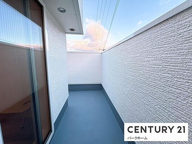 南向きの日当たりの良いバルコニーです。