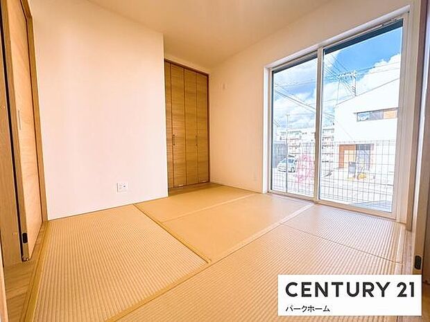 子どもの遊び場・お昼寝スペースとしてもお使いいただけます！リビングにいる間、お子さんの様子を見守れるので安心ですね。