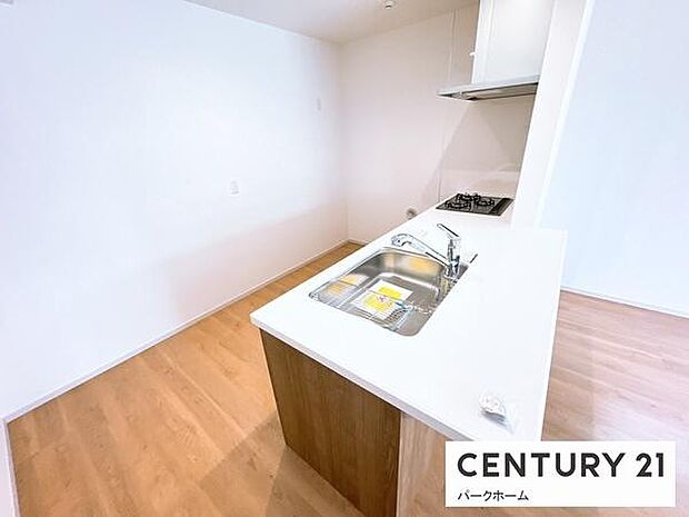 【キッチン】広々したキッチンでお料理もはかどります