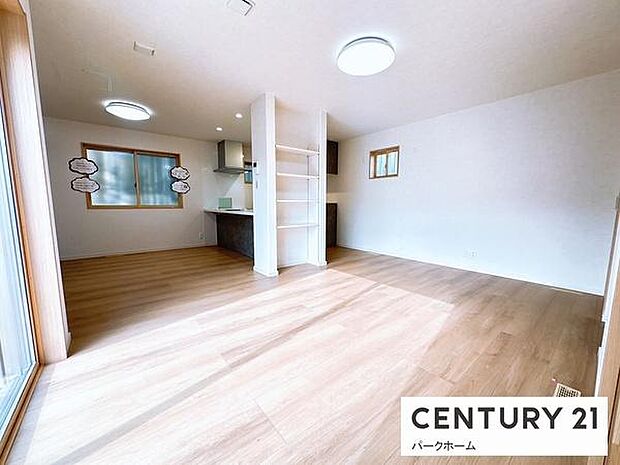 【ダイニング】家族だんらんを楽しめるダイニングルームです!