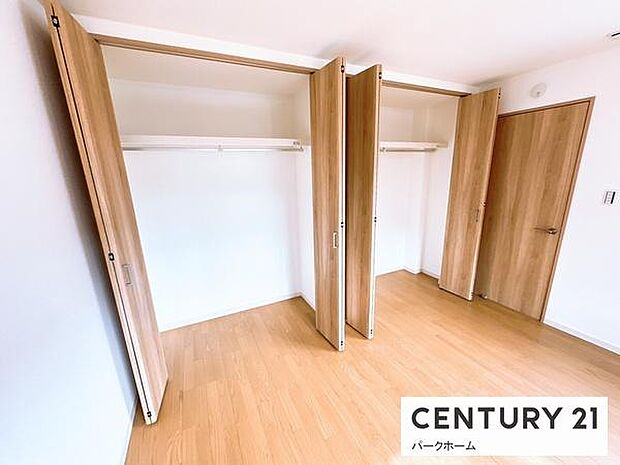 【収納】各居室に収納スペース付