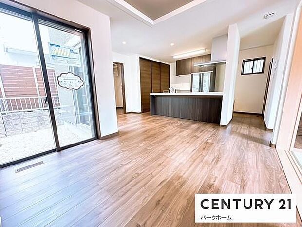 【リビング】ゆったりと寛げてコミュニケーションが広がりやすいレイアウトです！