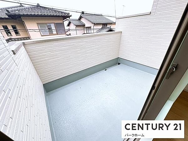 【バルコニー】日当たりの良いバルコニーです！
