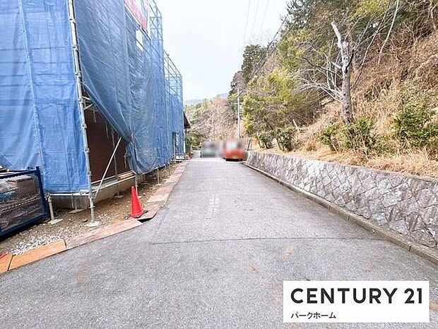 【前面道路】現地の前の道です!