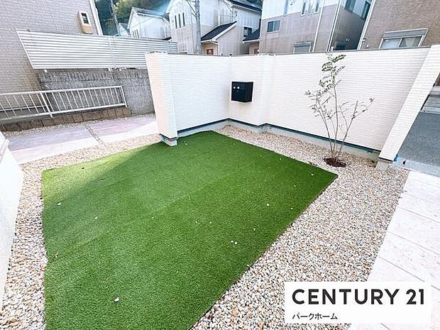 【庭スペース】お庭スペースもあり、お子様のプールなど色々な用途で使用できます！