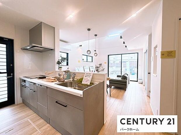 【ダイニング】家族だんらんを楽しめるダイニングルームです！