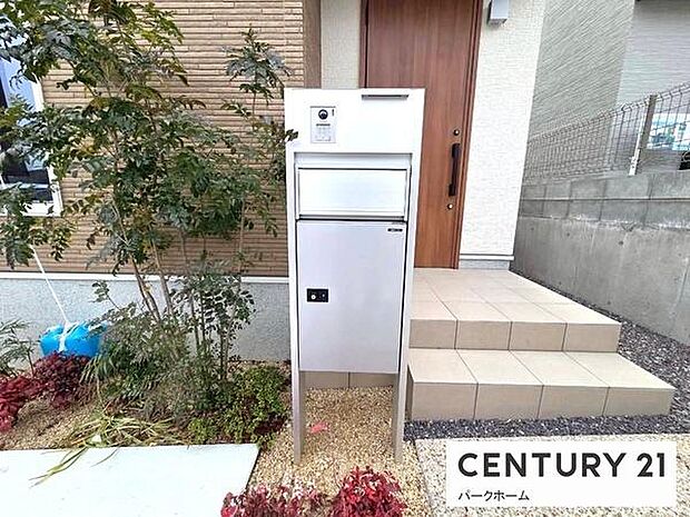 【郵便ポスト】スタイリッシュな郵便ポストです！