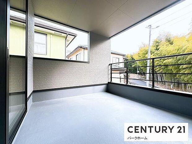 【バルコニー】インナーバルコニーで急な雨に降られても大丈夫です