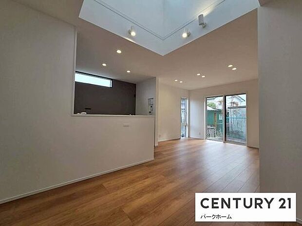 くつろぎと家事を両立する、見渡しの良いLDK