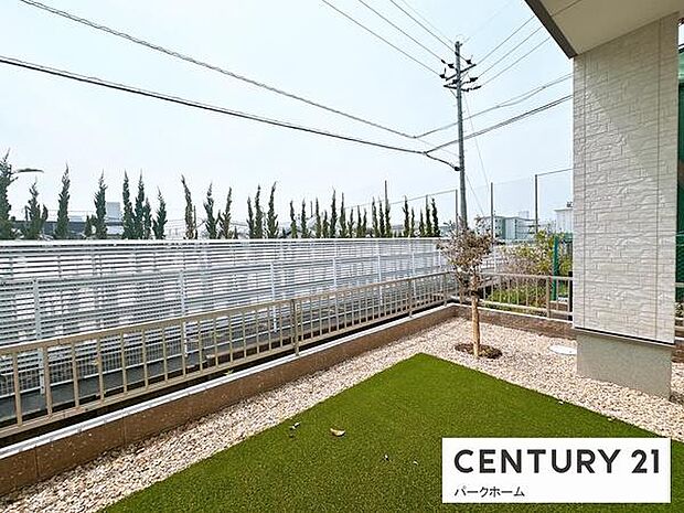 【天然芝のお庭】お庭スペースもあり、お子様のプールなど色々な用途で使用できます!