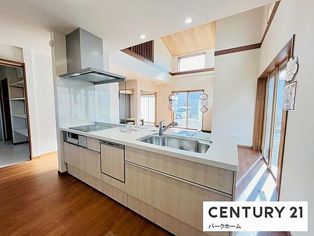 【キッチン】使い勝手と機能性を両立した快適キッチンです。