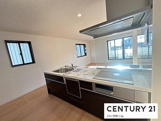 【キッチン】広々したキッチンでお料理もはかどります