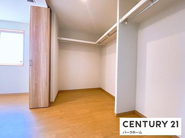 洋室8帖の部屋の大きなWIC