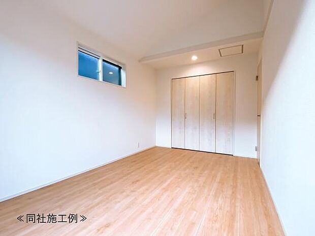 【洋室】各居室に収納完備!