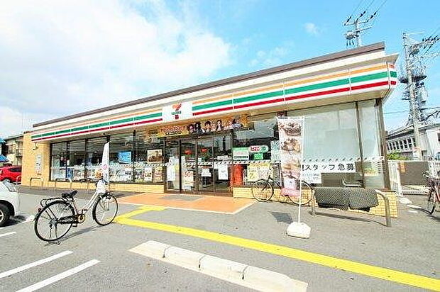 セブンイレブン草津中学校前店まで878m、24時間営業