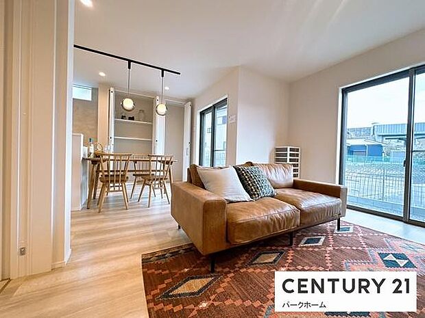 くつろぎと家事を両立する、見渡しの良いLDK