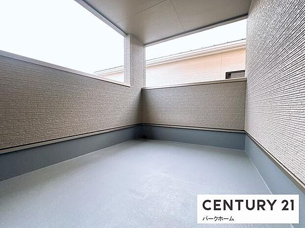 【バルコニー】インナーバルコニーで急な雨に降られても大丈夫です