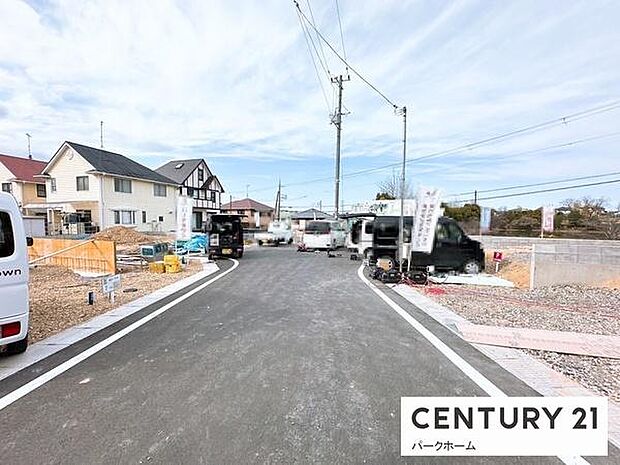 新築が建ち並ぶきれいな分譲地。将来の資産性にも期待できます。（2026年3月9日撮影）