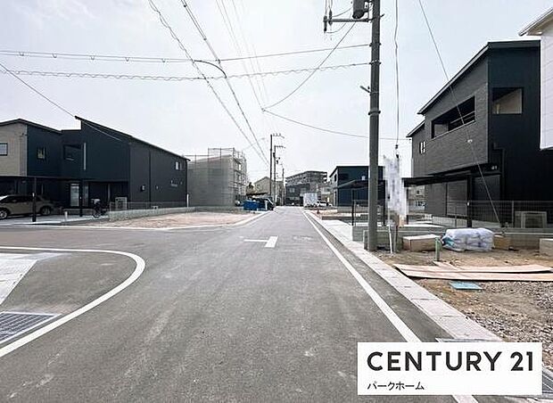 新築が建ち並ぶきれいな分譲地。将来の資産性にも期待できます。(2026年3月12日撮影)
