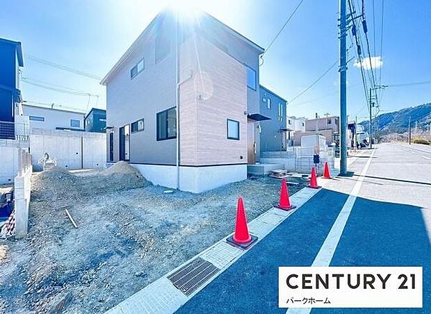 新築が建ち並ぶきれいな分譲地。将来の資産性にも期待できます。(2026年3月12日撮影)