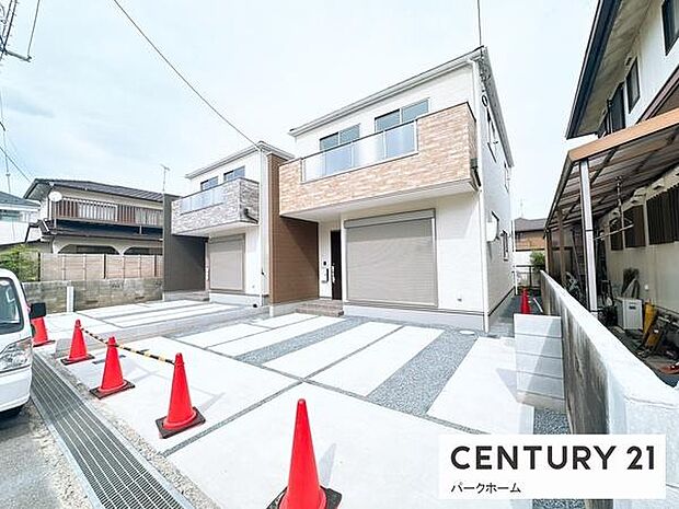 現地は仕上げ工事中につき、完成後はさらに印象的な佇まいになる予定です。