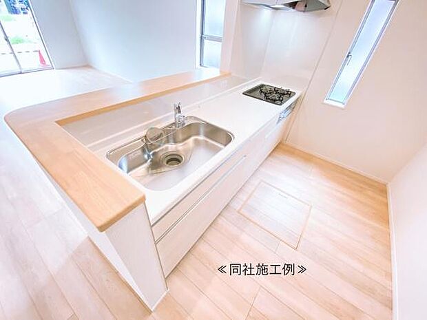 【ガスコンロ】使いやすい3つ口コンロです。