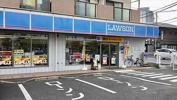ローソン草津綾羽高校前店まで680m、24時間営業