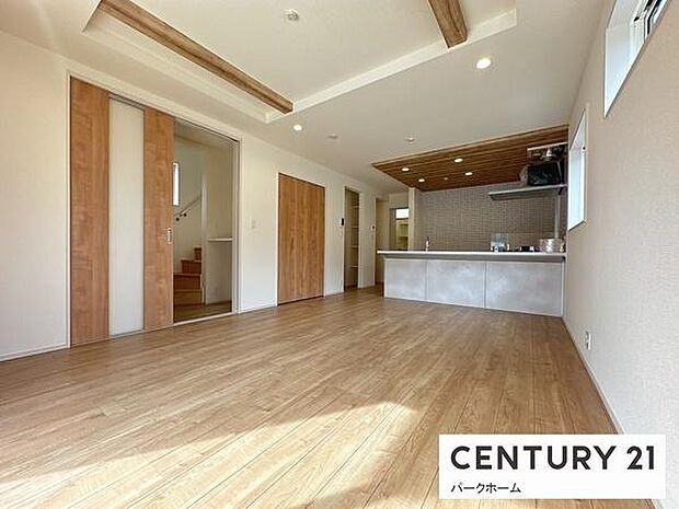 【ダイニング】家族だんらんを楽しめるダイニング空間です！